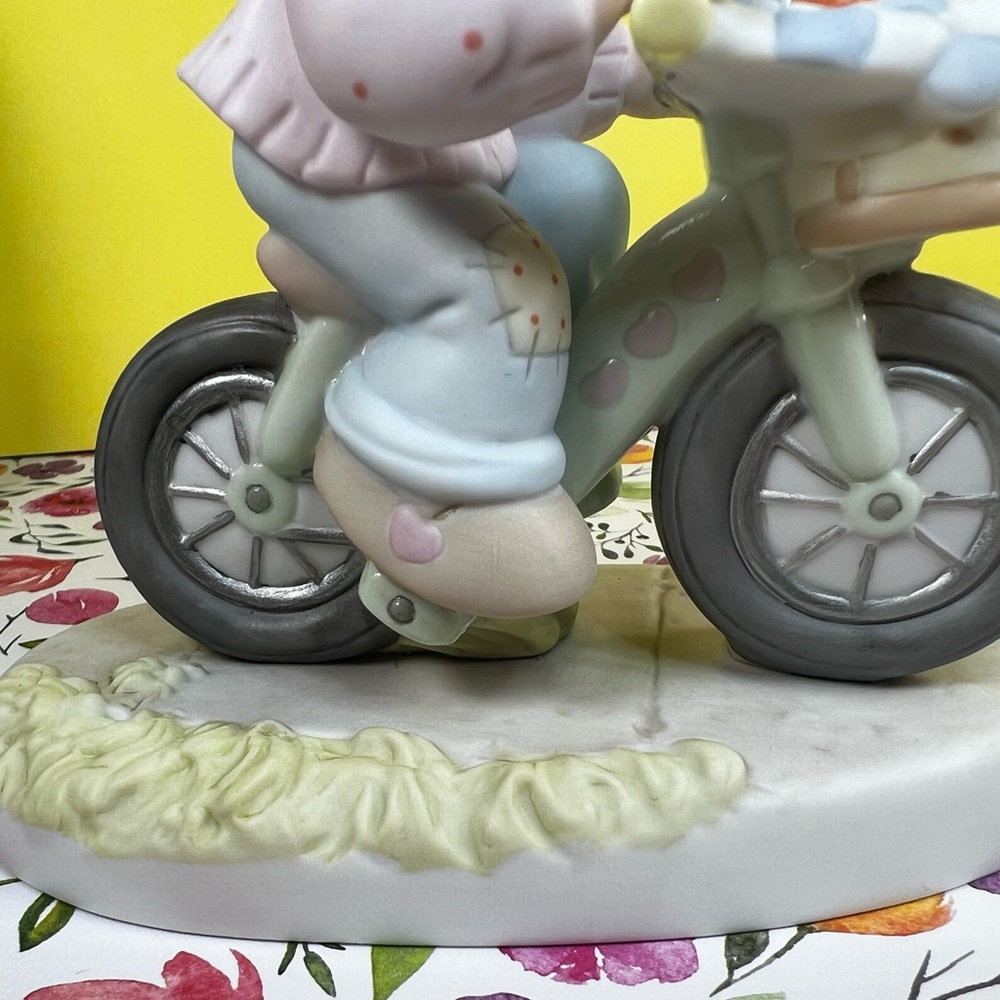 🛑SOLD🛑 PRECIOUS MOMENTS “The Road To A Friend Is Never Long” Figurine C0024 - Picture 8 of 17